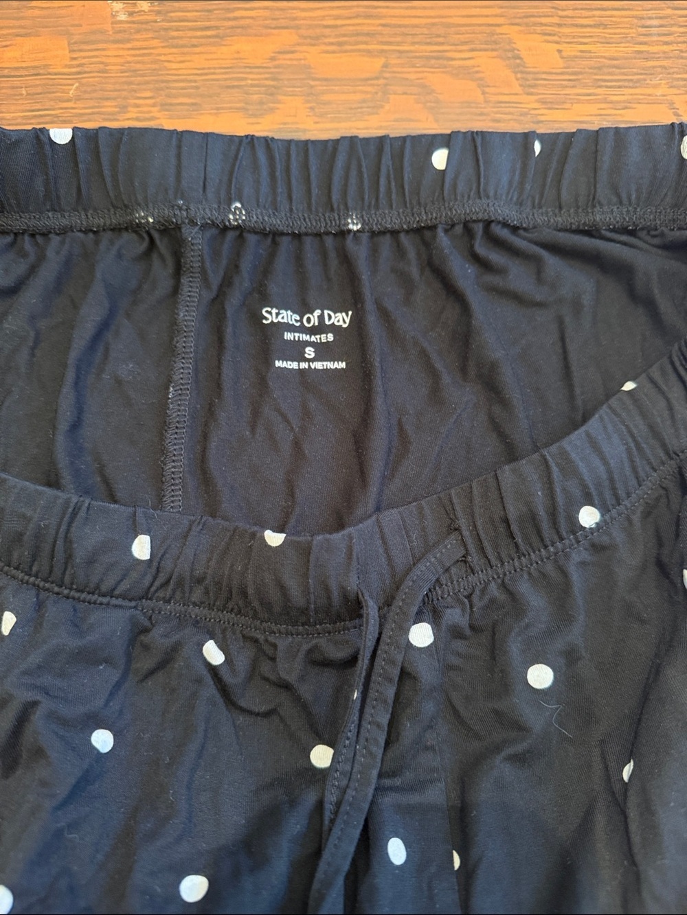 State Of Day Womens Fluid Knit Notched
Pajama Set Deep Black Polka Dot Small - Picture 11 of 16